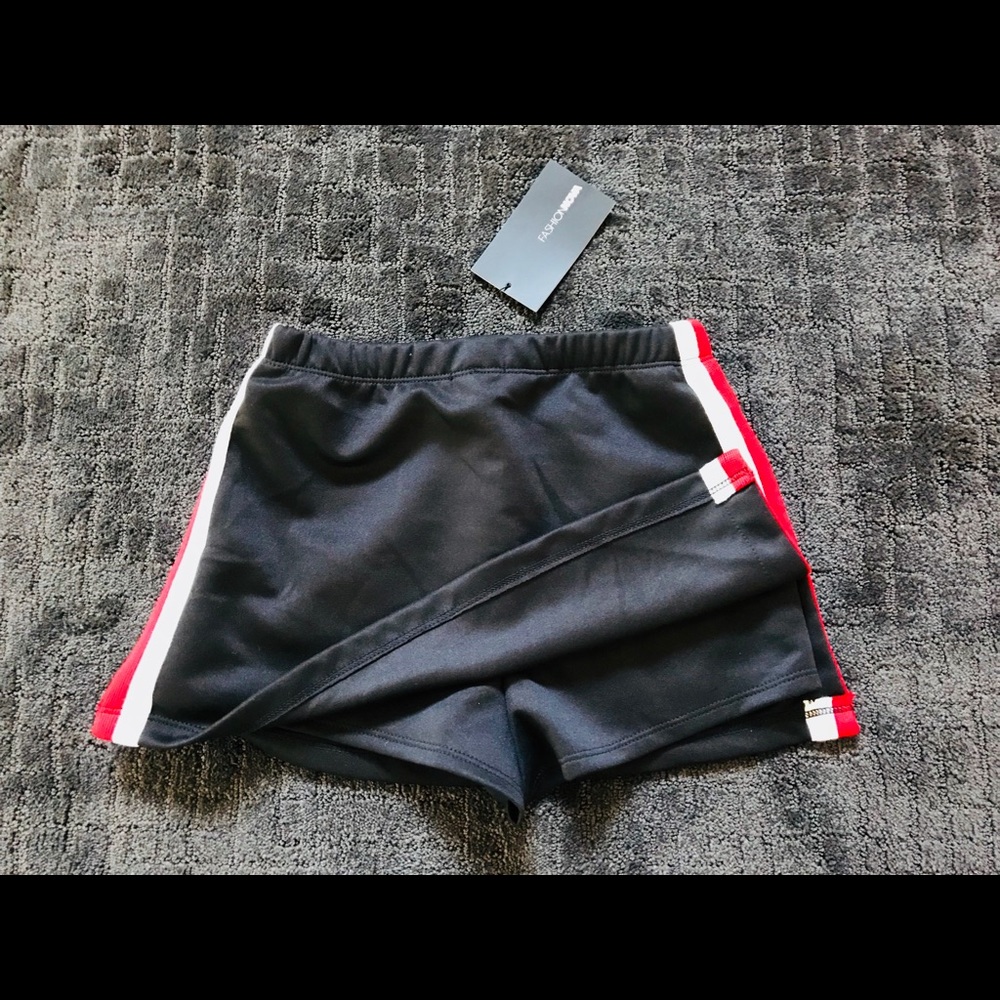 ▪️NEW▪️Fashion Nova Skort - Picture 2 of 2